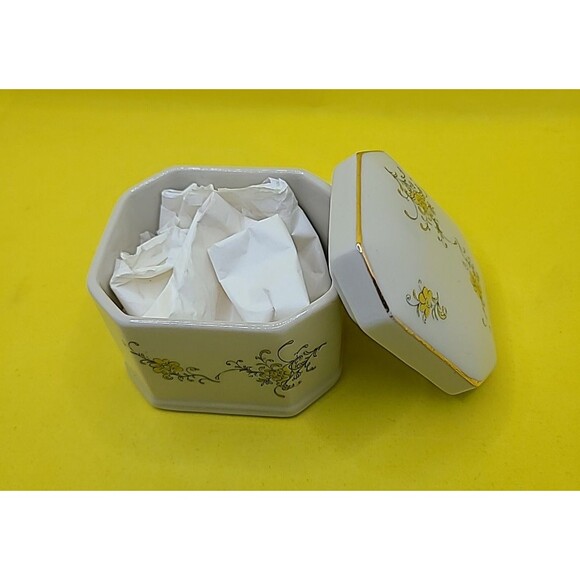 Vintage Takahashi San Francisco Porcelain Trinket Box yellow Floral  med 2" - Picture 4 of 8